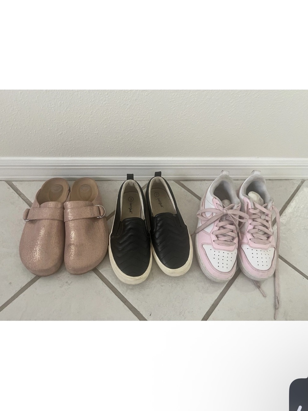 Lot 3  Big Girls Shoes Size 3/4